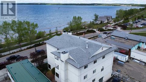 4, 4415 Lakeshore Drive Sylvan Lake AB T4S1C7