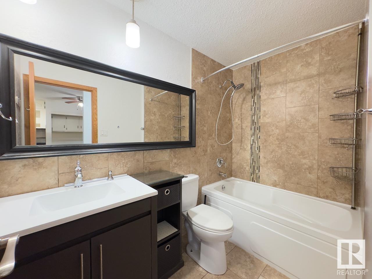 #323 2327 119 ST NW