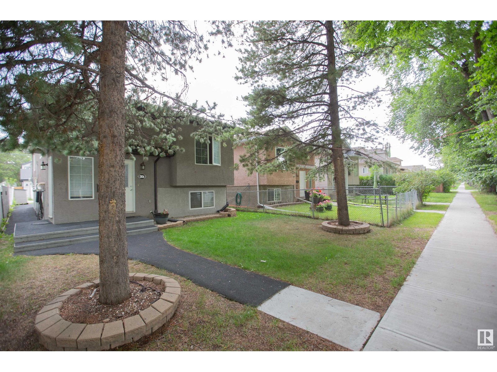 12026 91 ST NW