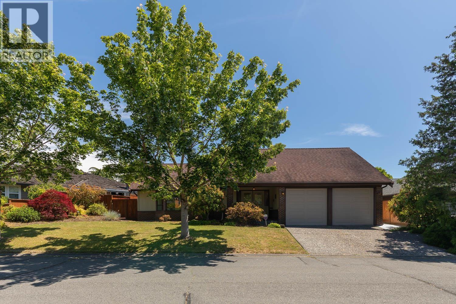 748 JUNIPER PLACE