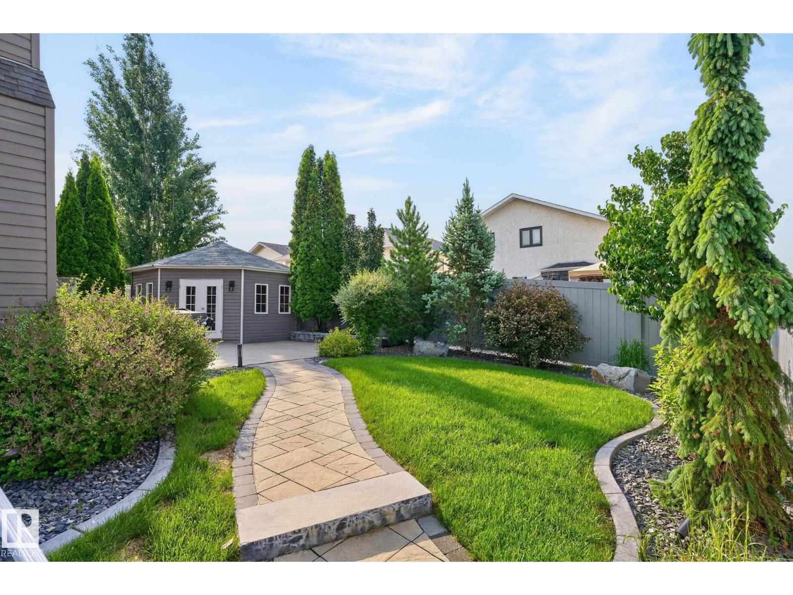 370 HOLLICK-KENYON RD NW