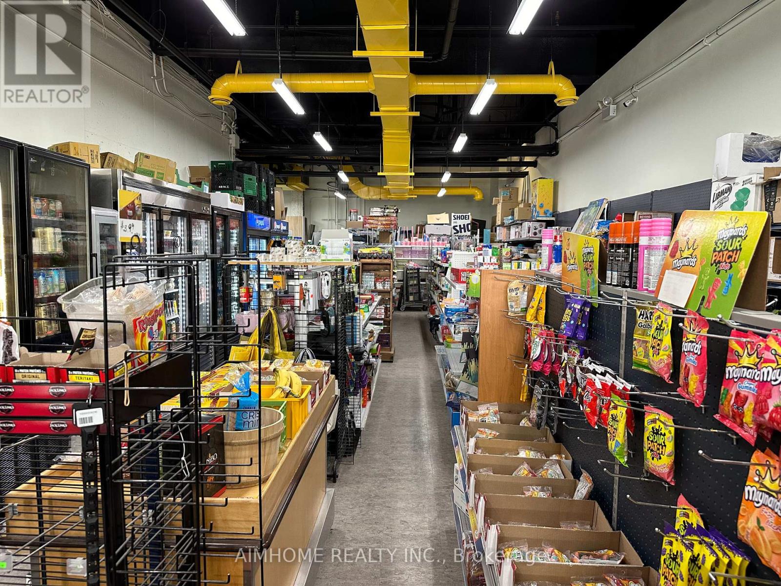 102 - 318 SPRUCE STREET