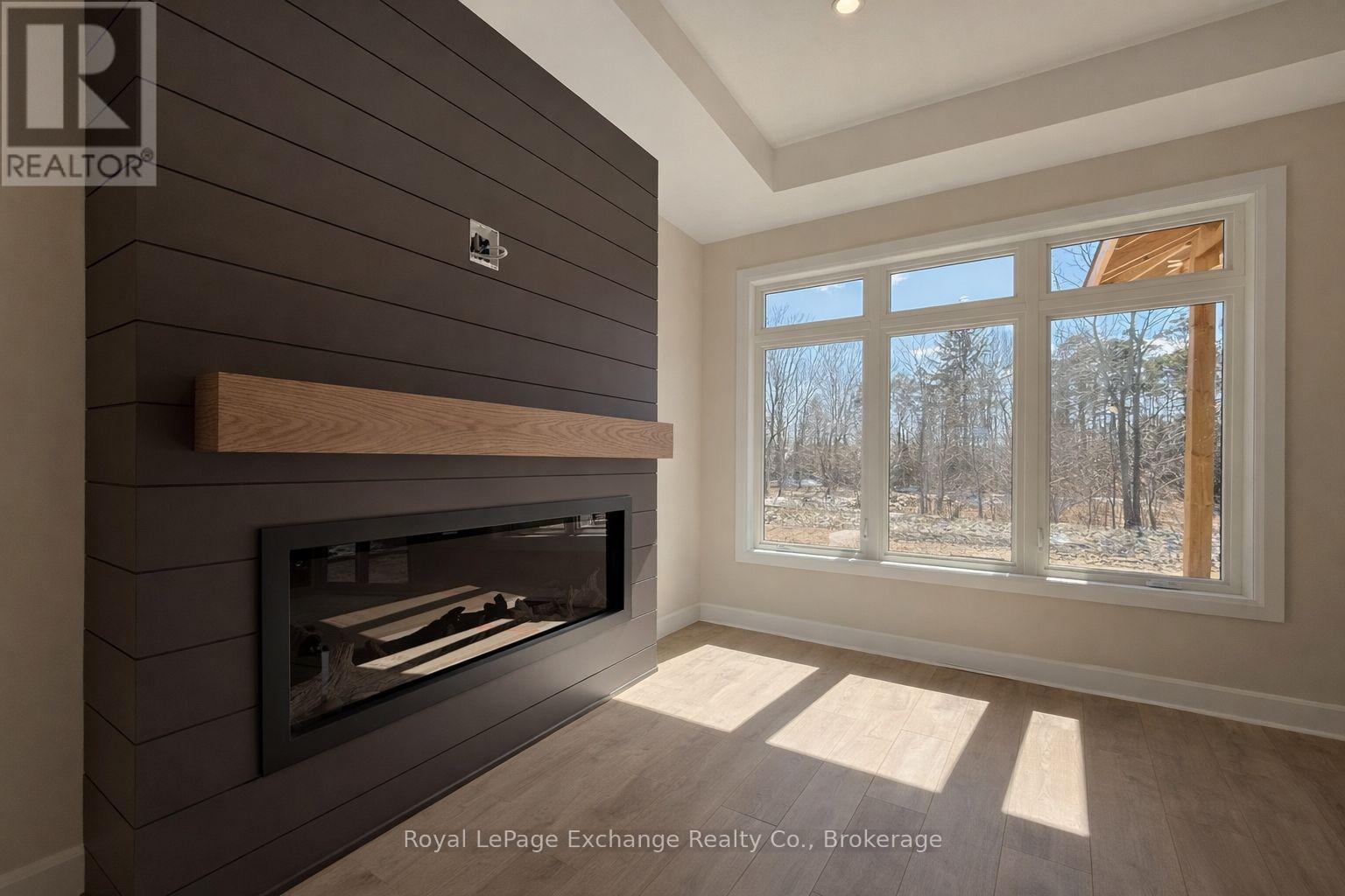 43 MERCEDES CRESCENT