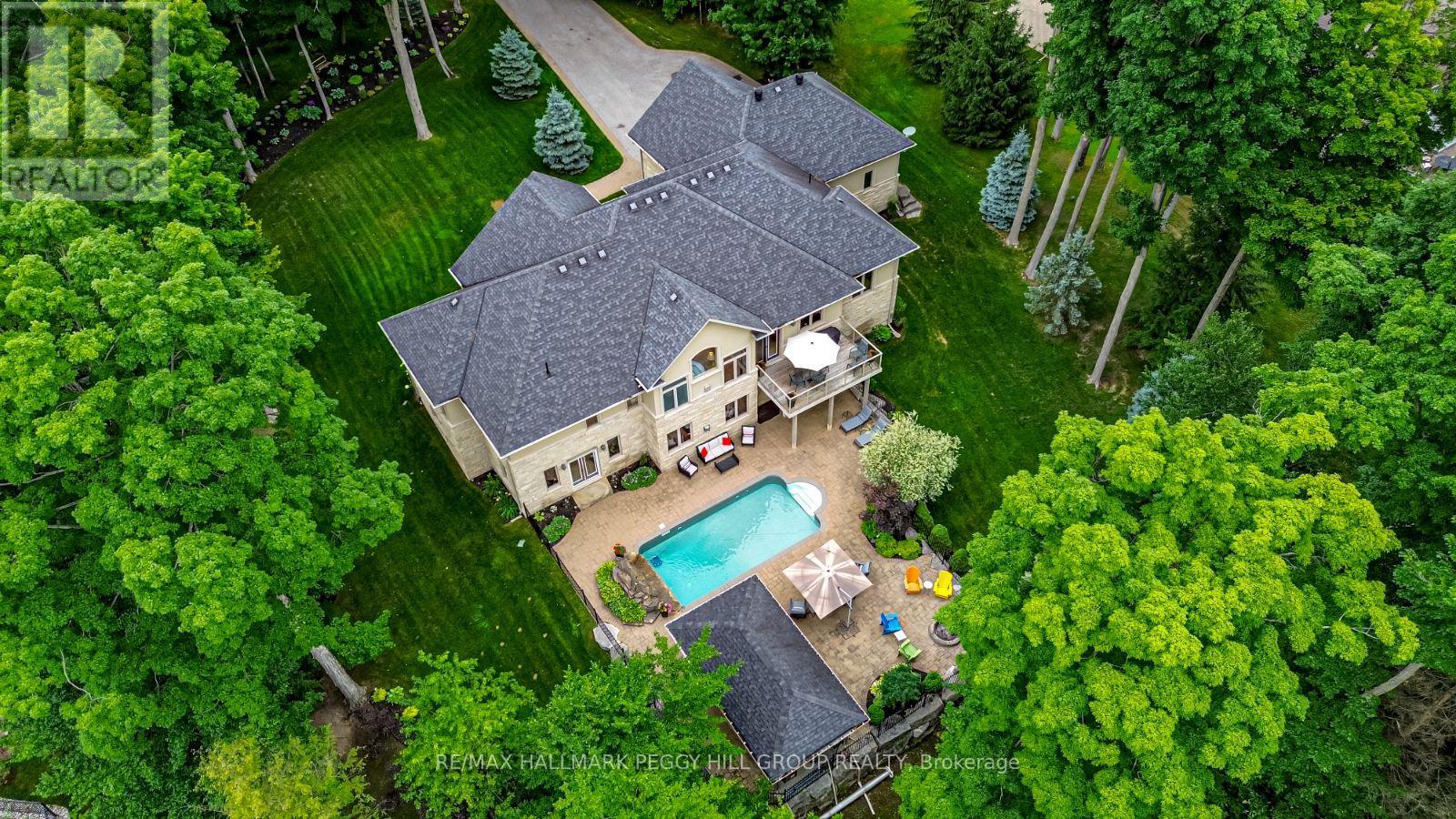 32 GALLAGHER CRESCENT