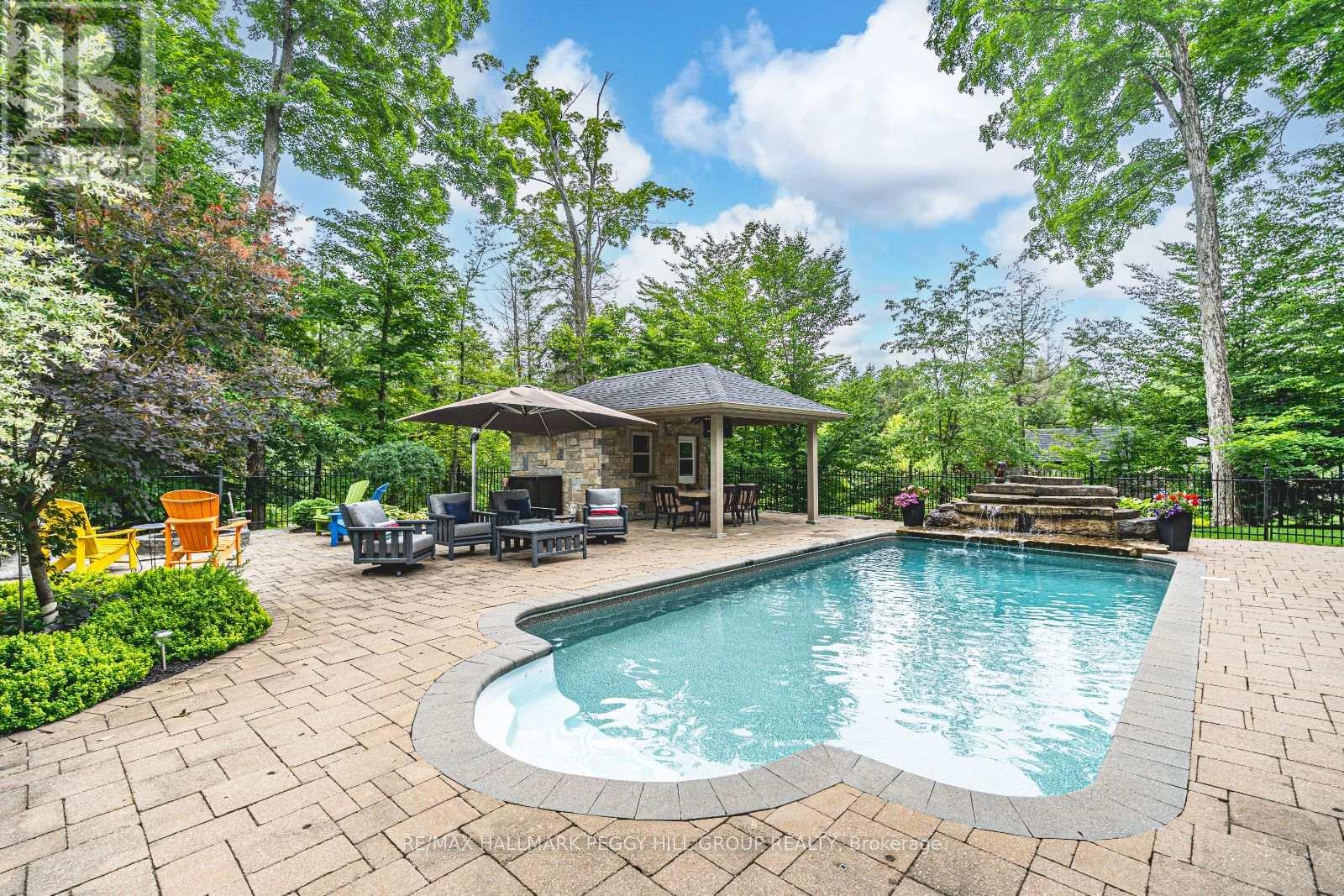 32 GALLAGHER CRESCENT