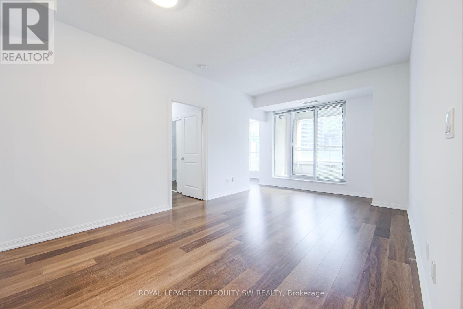 1009 - 628 FLEET STREET