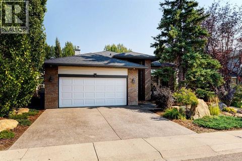 60 Woodpark Close SW Calgary AB T2W6G9