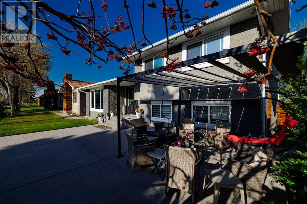 124 Whiteside Crescent NE