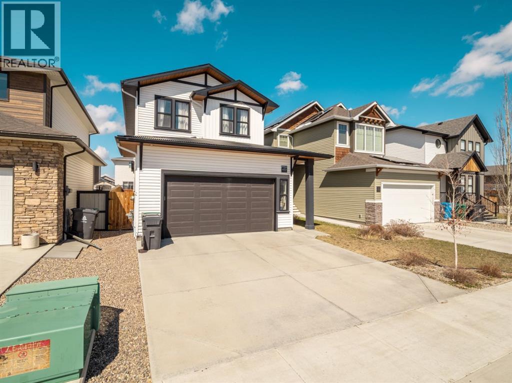 653 Aquitania Boulevard W