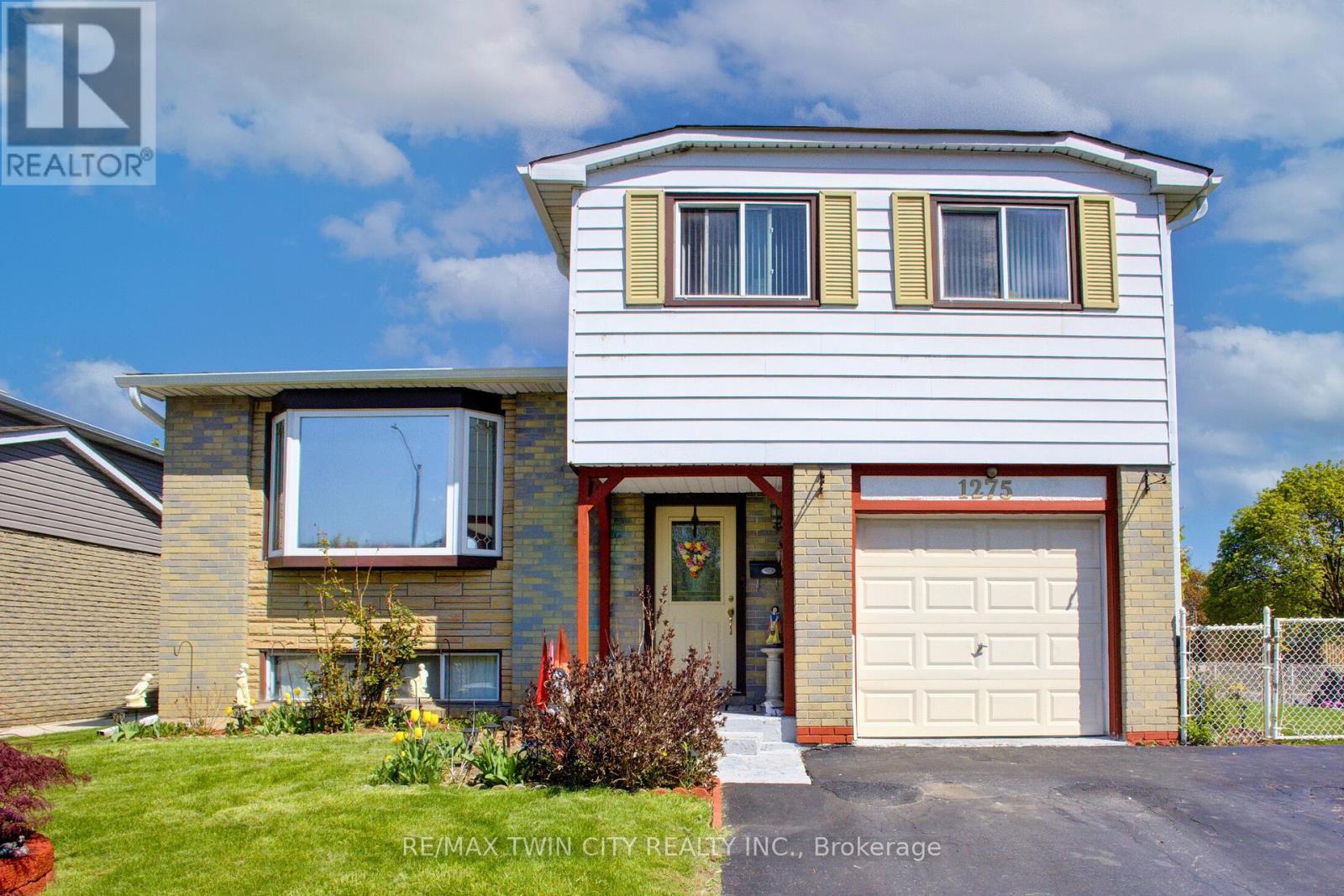 1275 DUNBAR ROAD