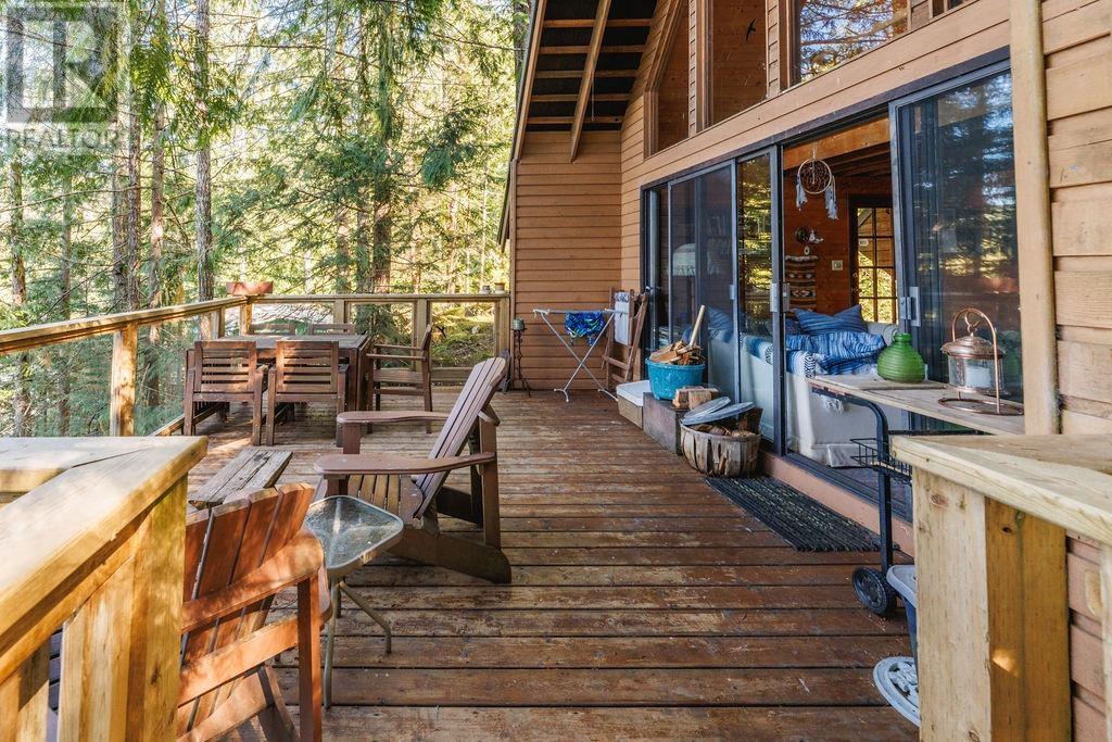 5989 GLEN PLACE