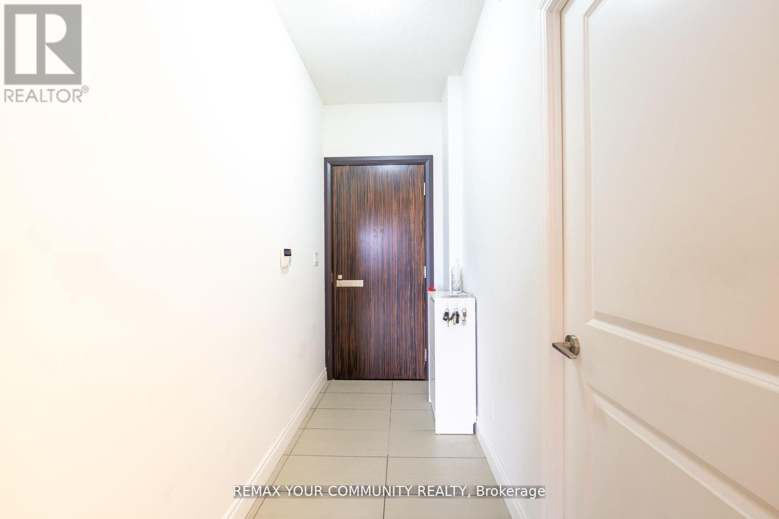 520 - 325 SOUTH PARK ROAD