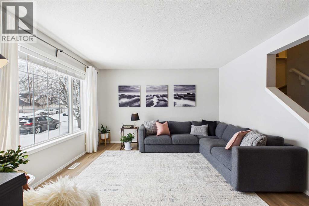 6 Green Meadow Crescent