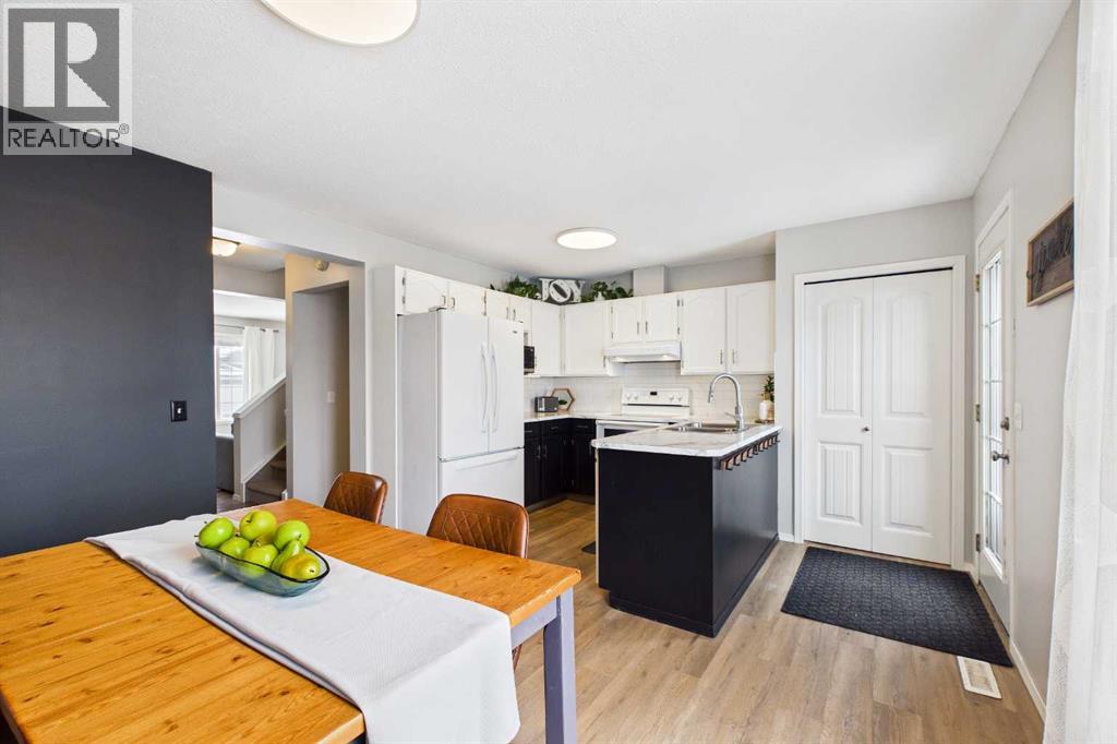 6 Green Meadow Crescent