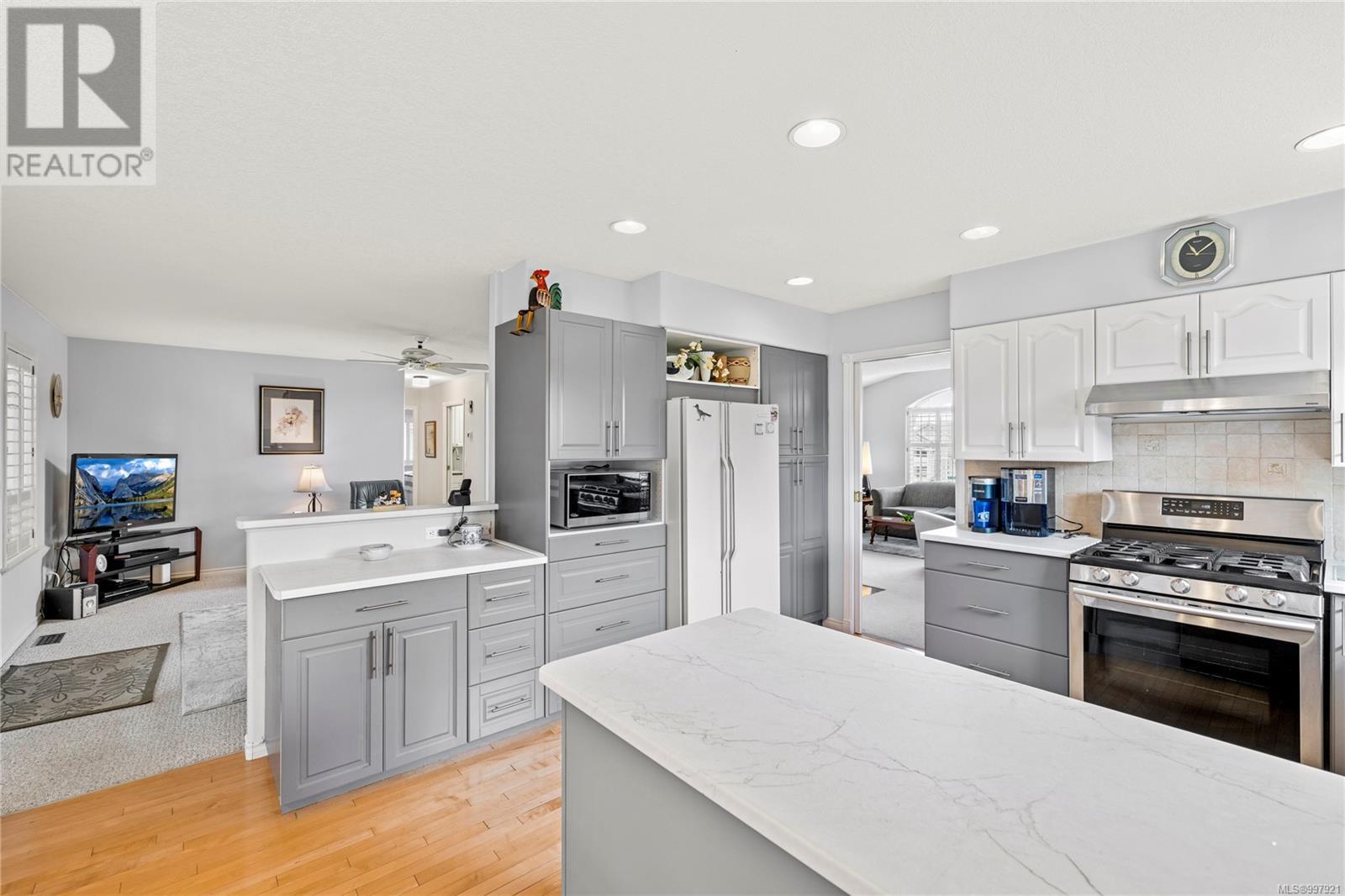 1084 Aery View Way