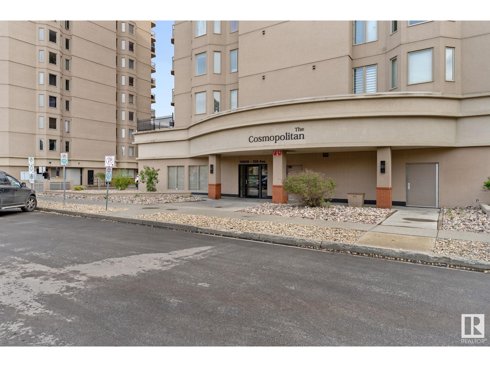 #907 10909 103 AV NW NW