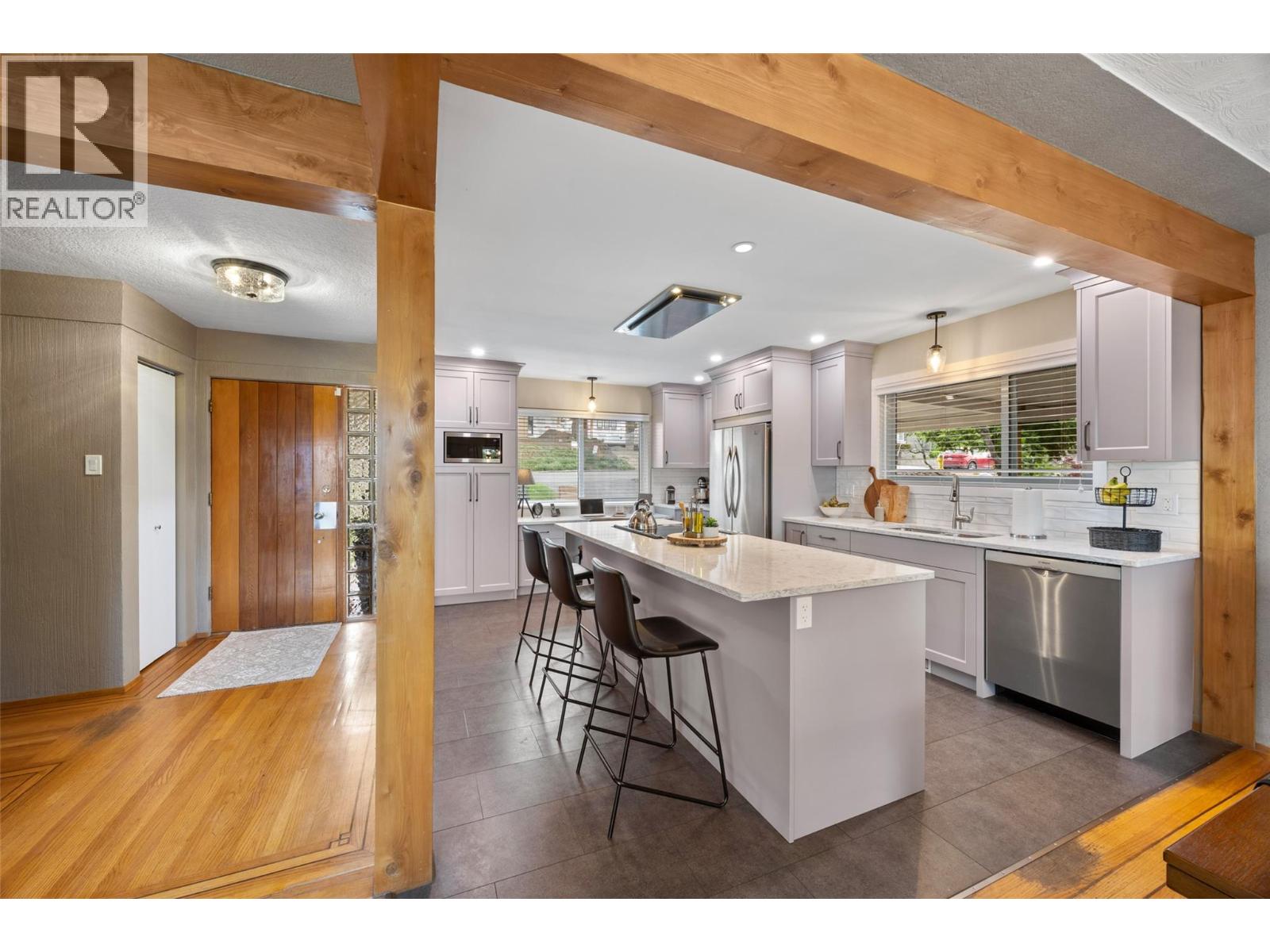 1448 Pine Crescent