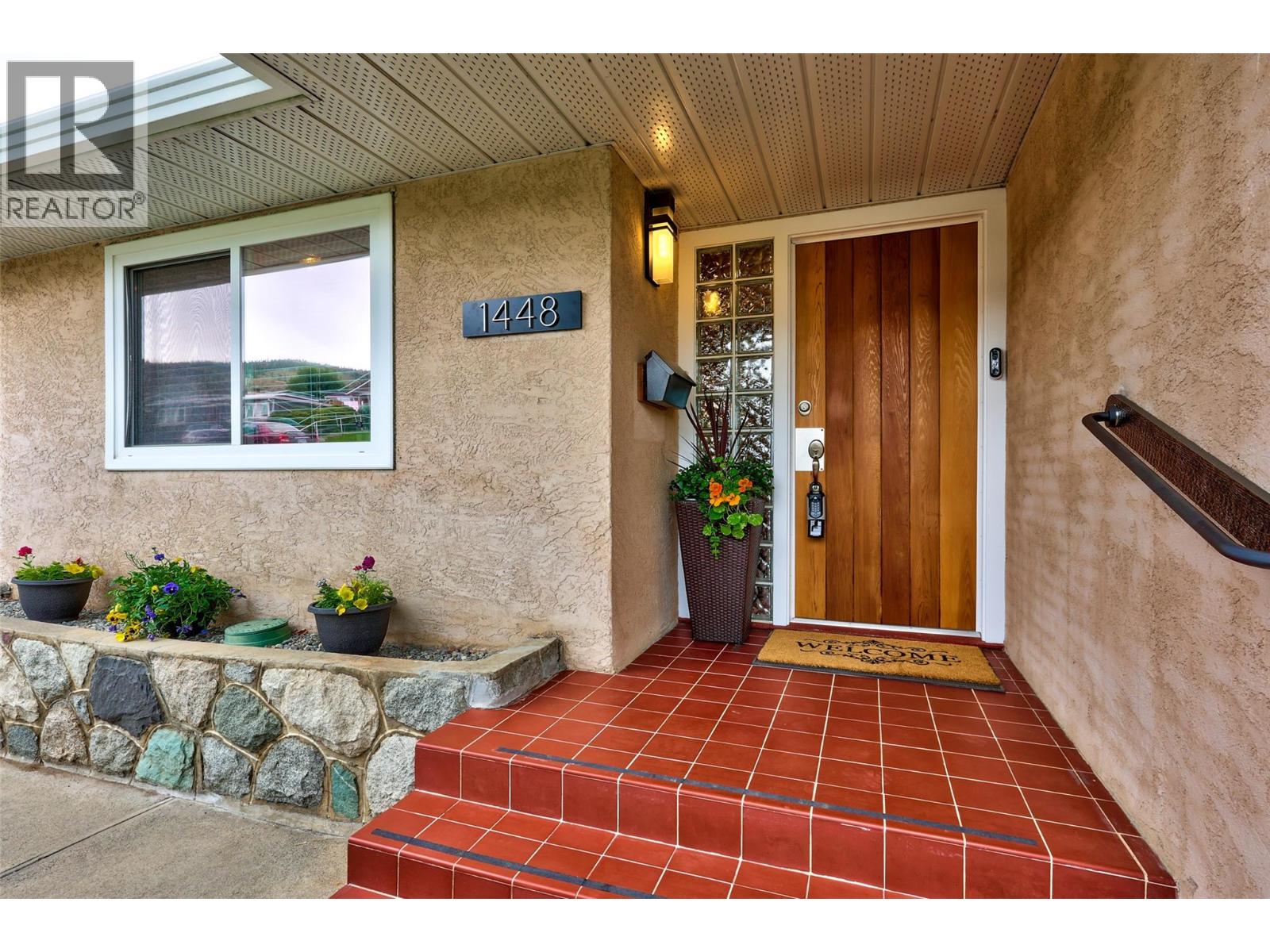 1448 Pine Crescent