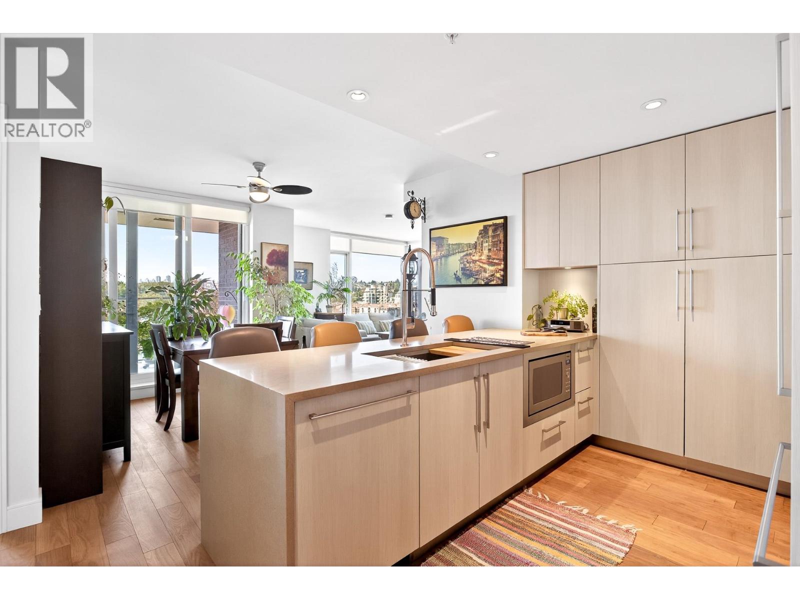 903 210 SALTER STREET