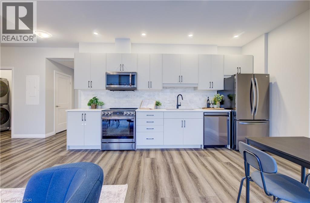 60 CHARLES Street W Unit# 201