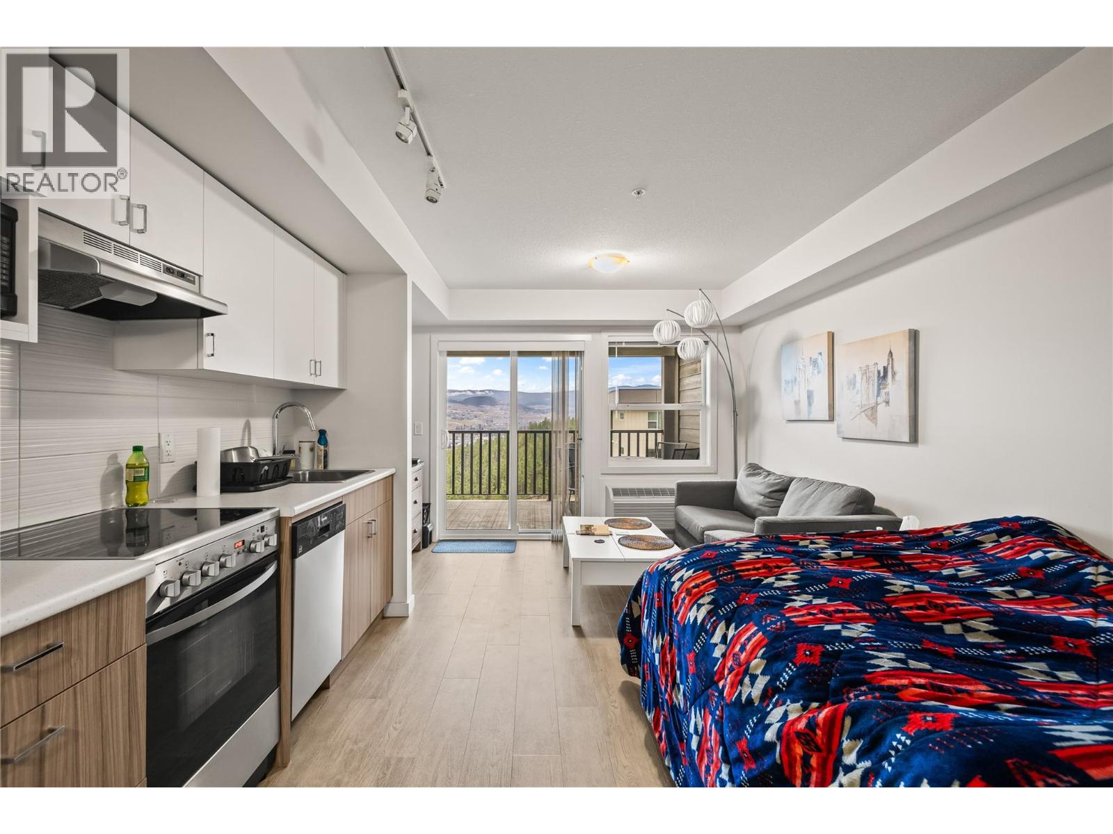 695 Academy Way Unit# 119