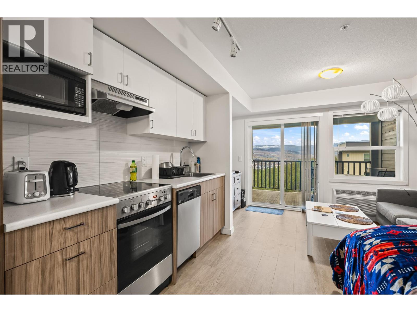 695 Academy Way Unit# 119