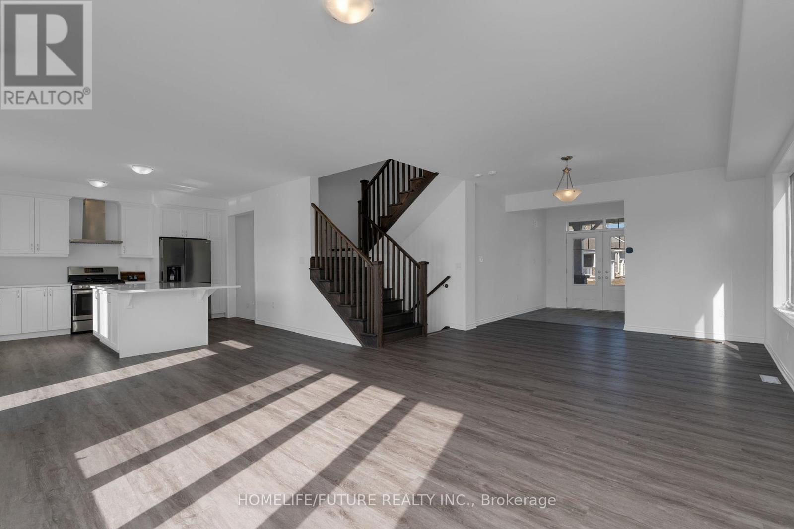 1 DYER CRESCENT