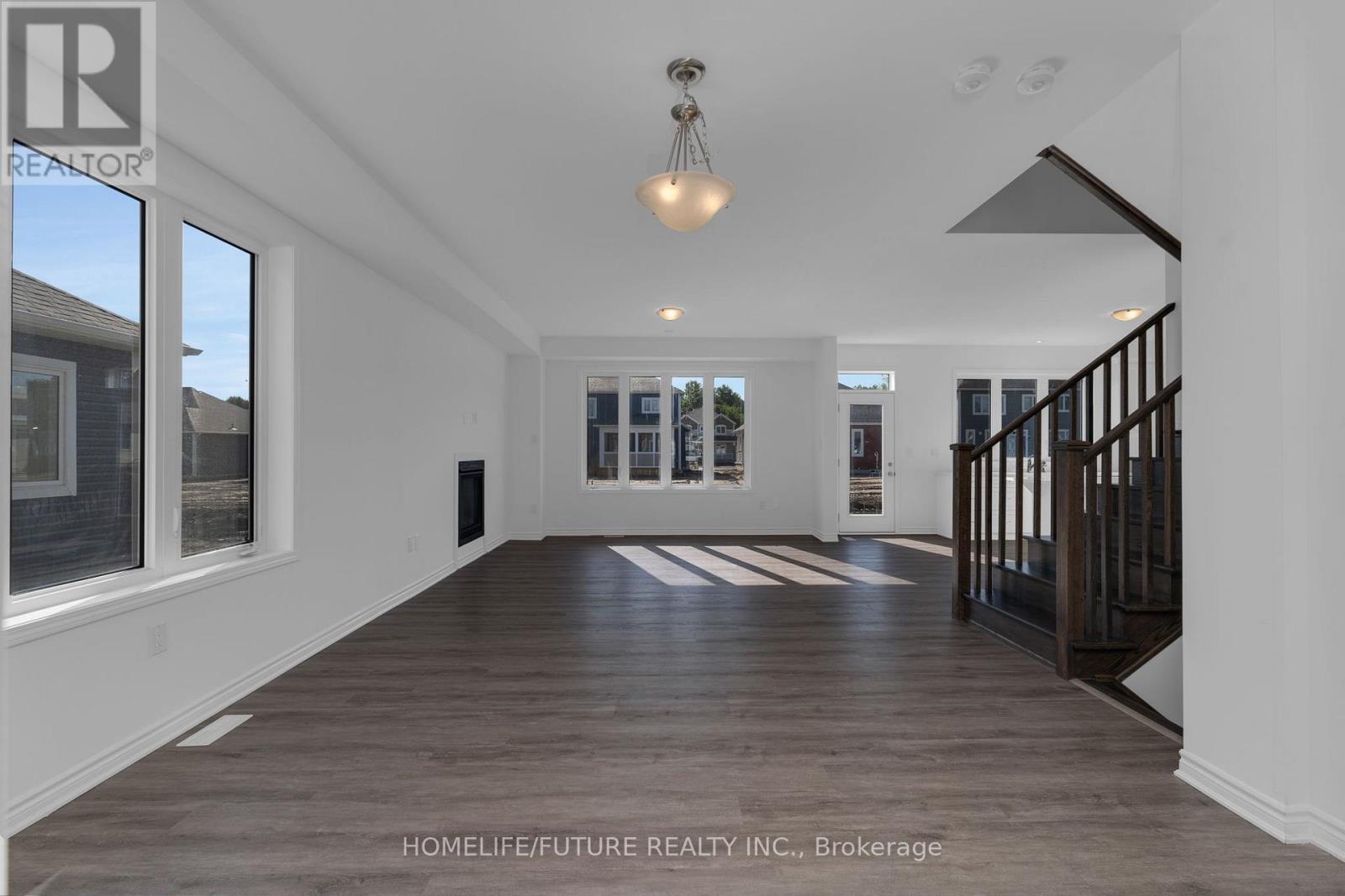 1 DYER CRESCENT