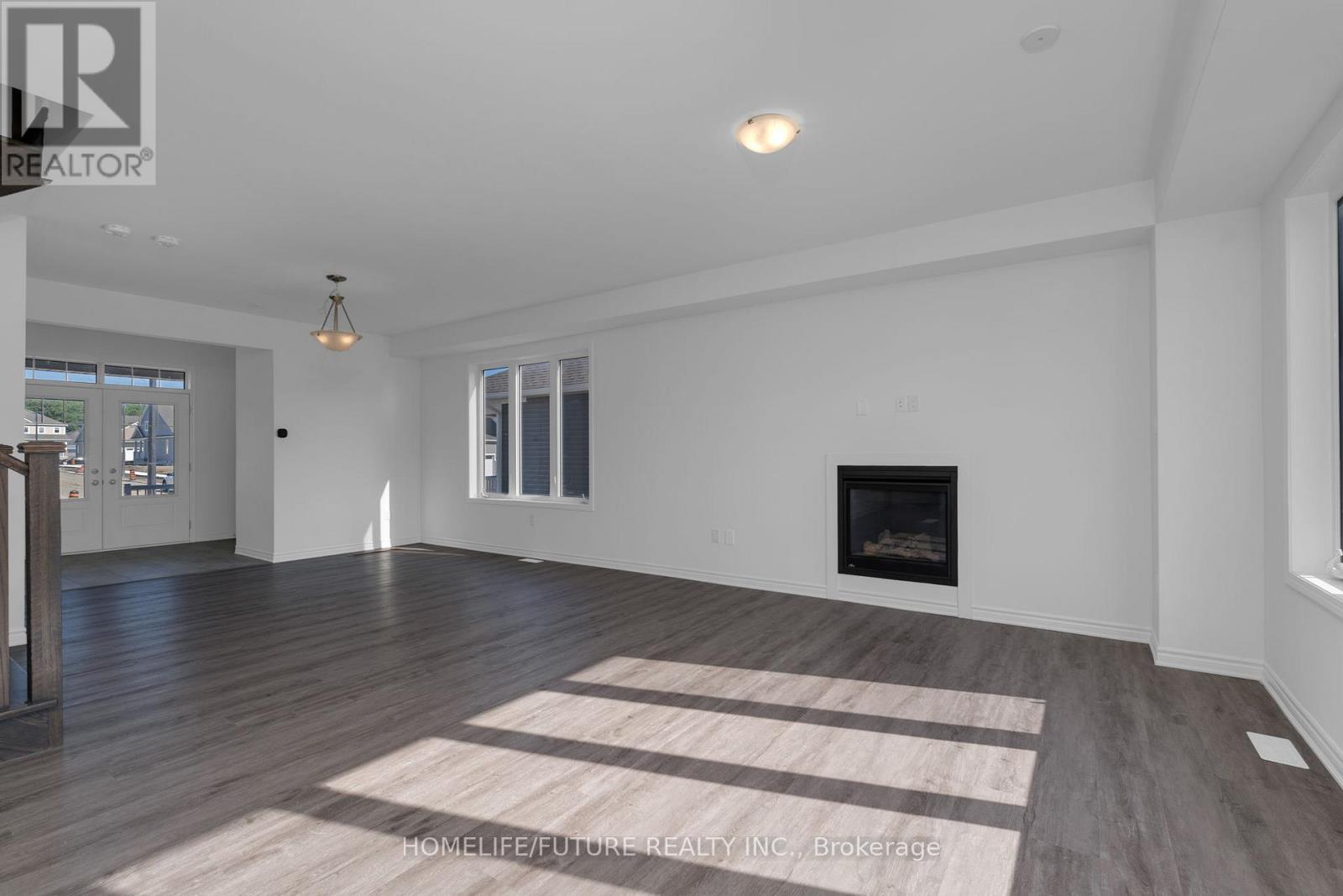 1 DYER CRESCENT