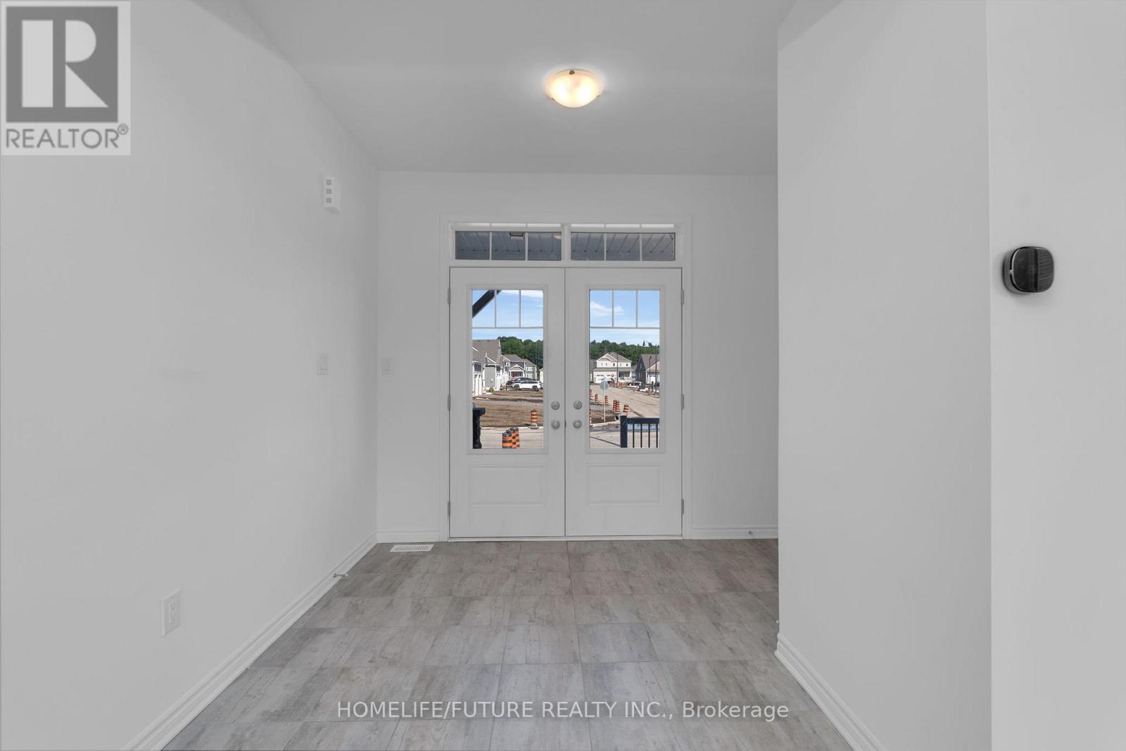1 DYER CRESCENT