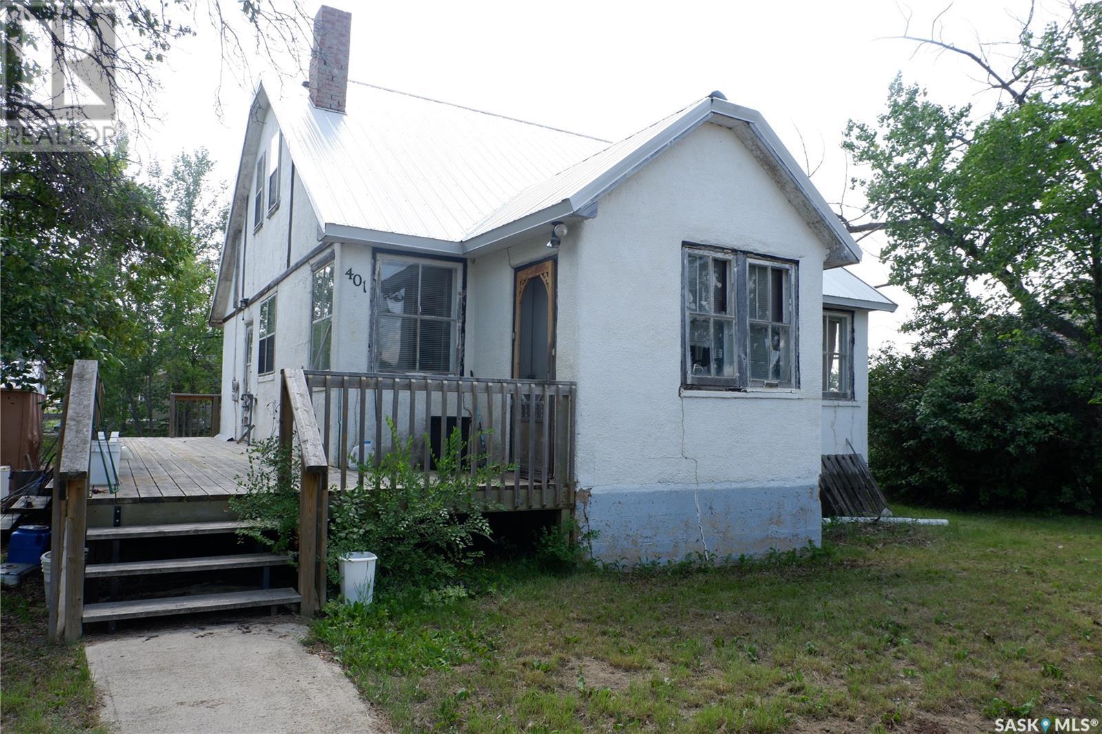 401 6th AVENUE W