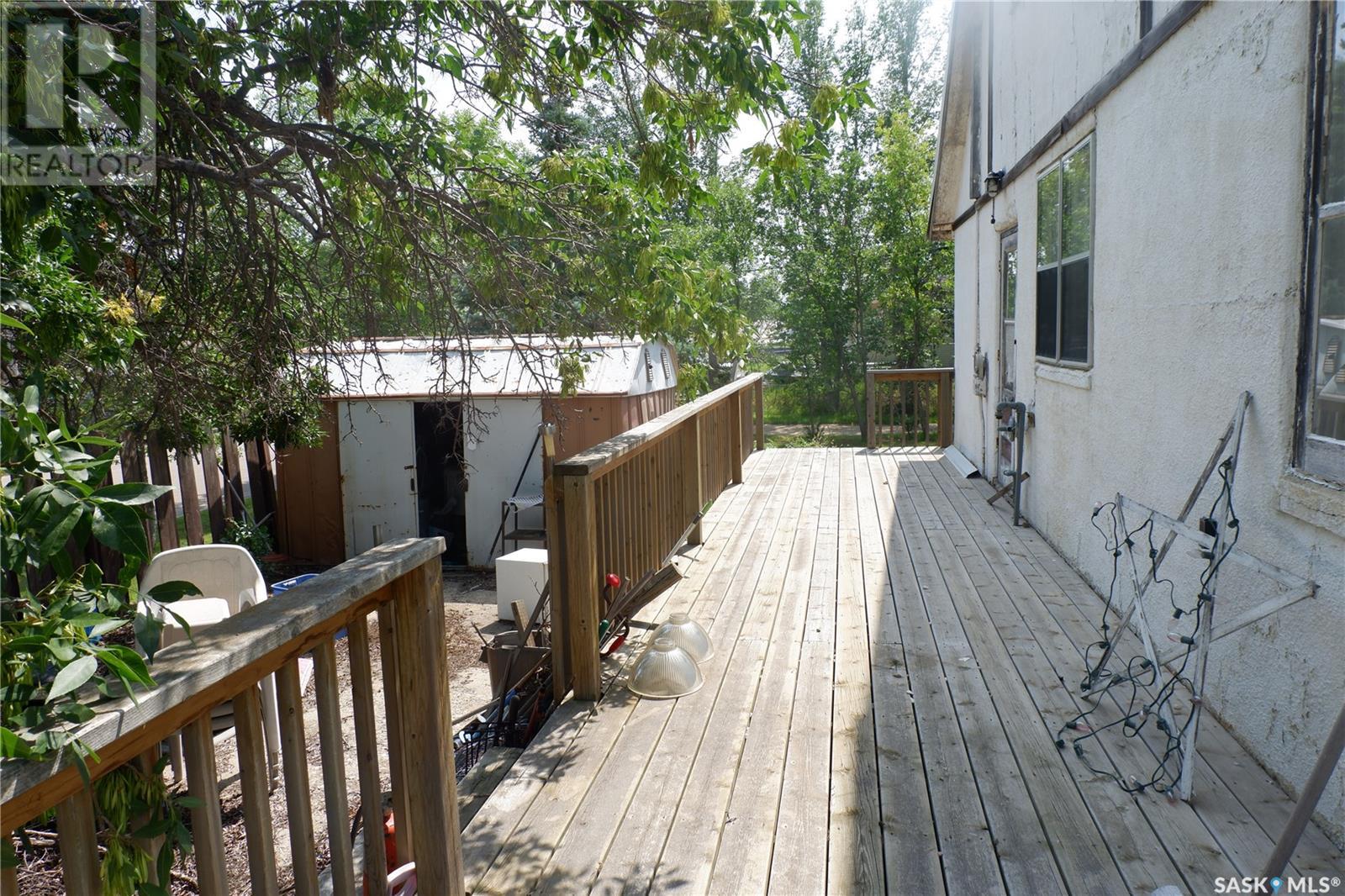 401 6th AVENUE W