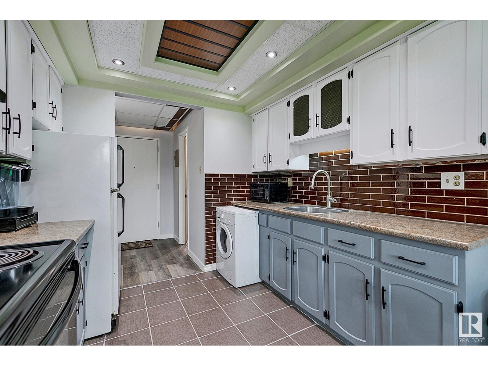 #204 7825 159 ST NW