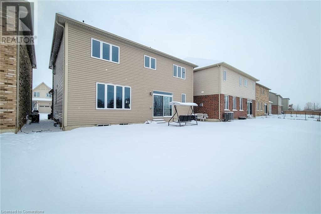 24 ESTHER Crescent