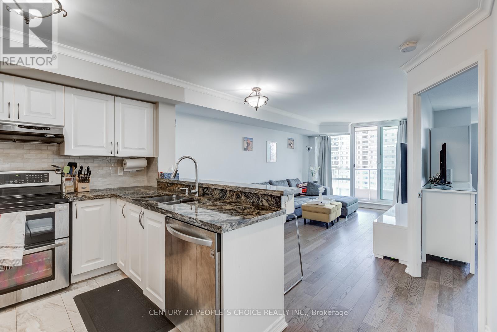 1110 - 33 ELM DRIVE W