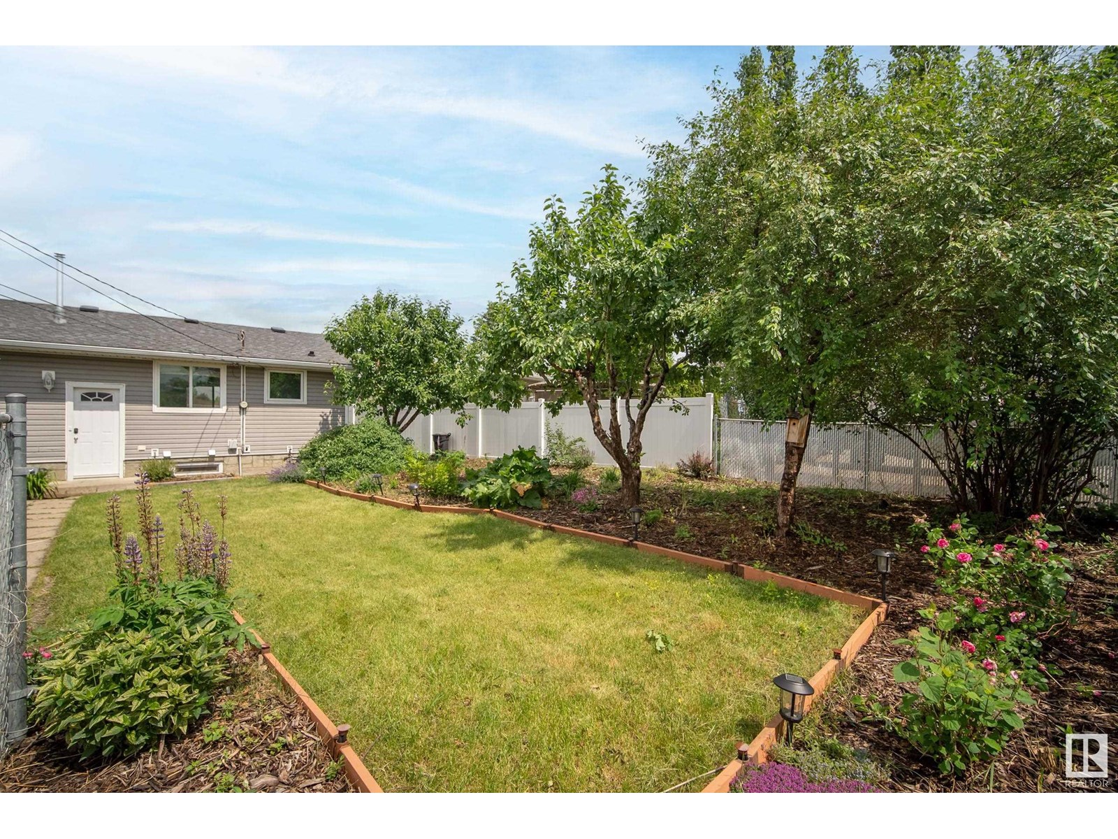 9015 135A AV NW
