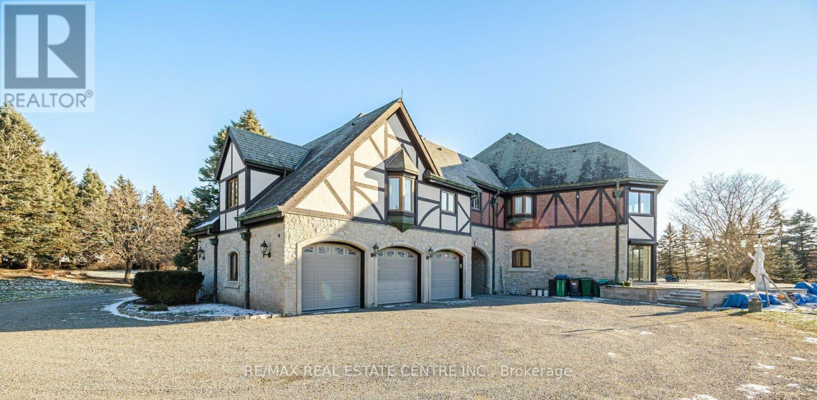 2 EDGEFOREST DRIVE