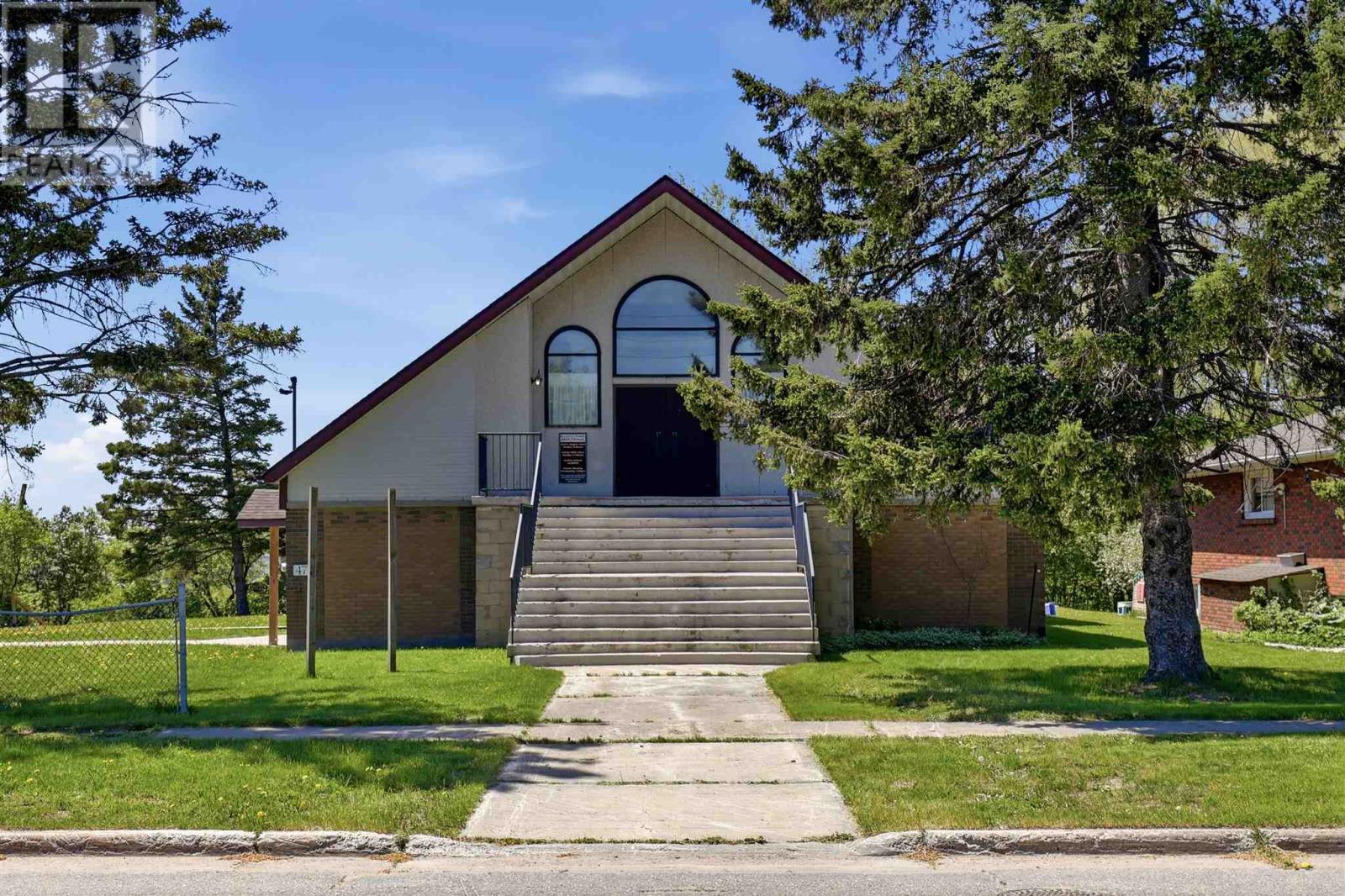 475 Wilson ST - Photo 2