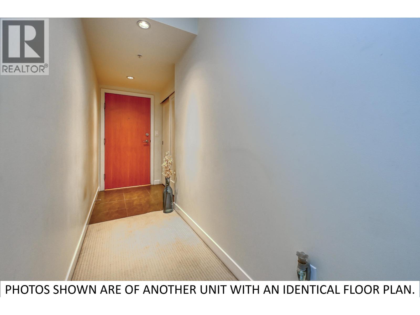 1307 1 RENAISSANCE SQUARE