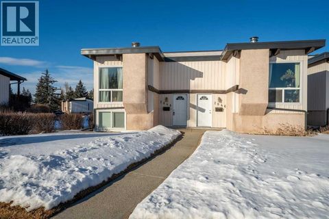 2648 Oakmoor Drive SW Calgary AB T2V4E8