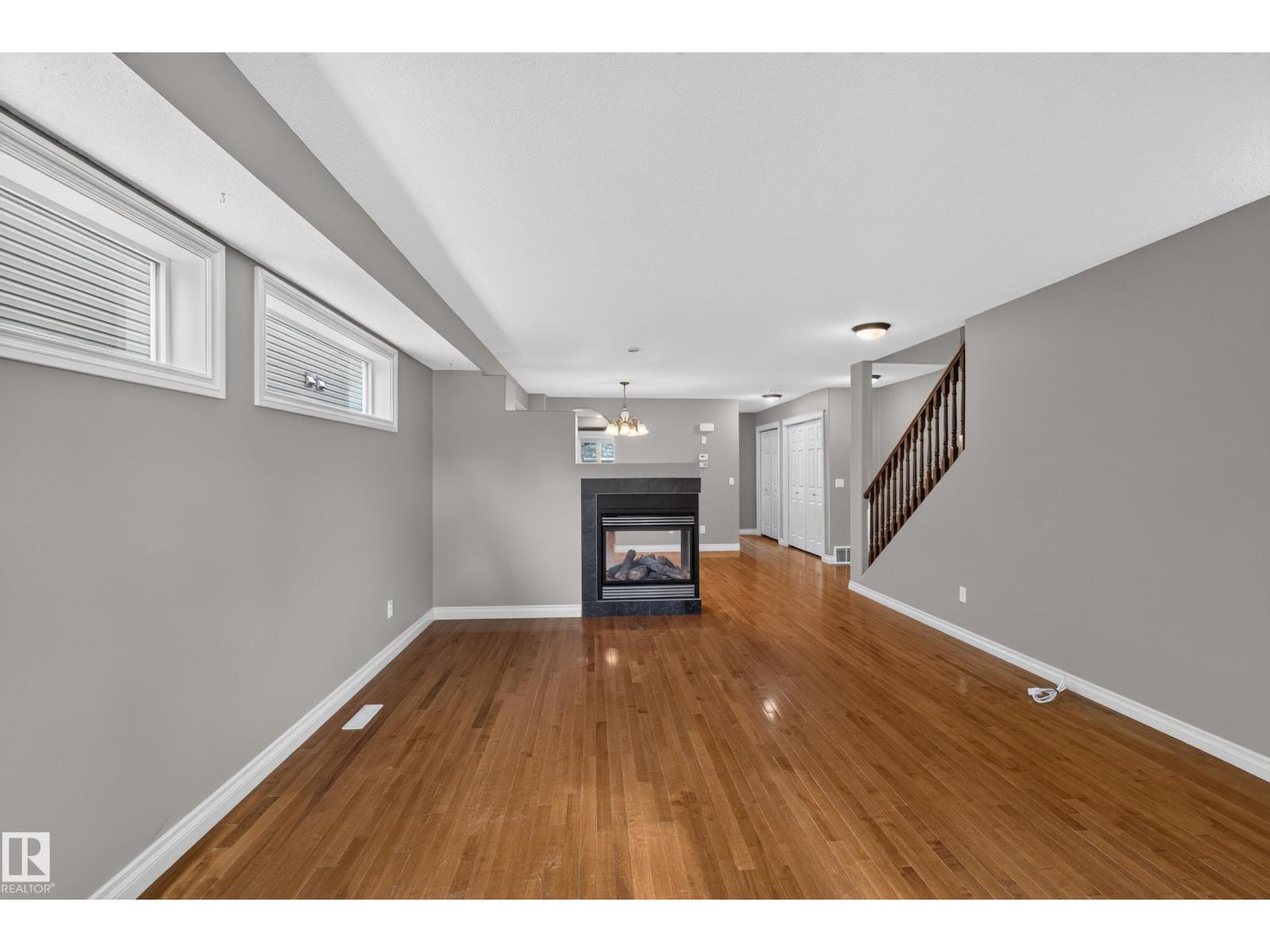 7027 106 ST NW