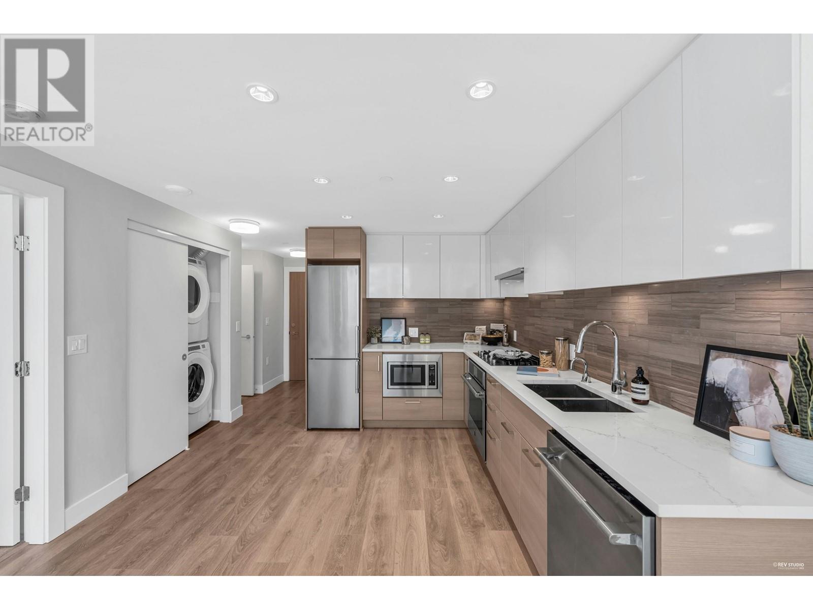 516 3451 SAWMILL CRESCENT