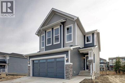 243 Silver Spruce Grove SW Calgary AB T2X5M2