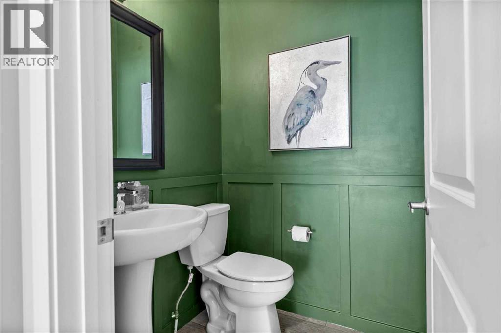 243 Silver Spruce Grove SW