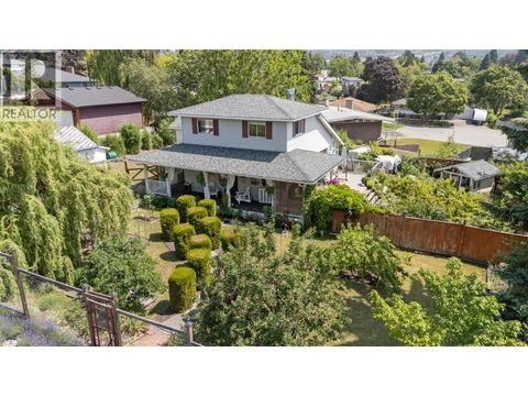 987 Garland Street Kelowna BC V1Y3M9