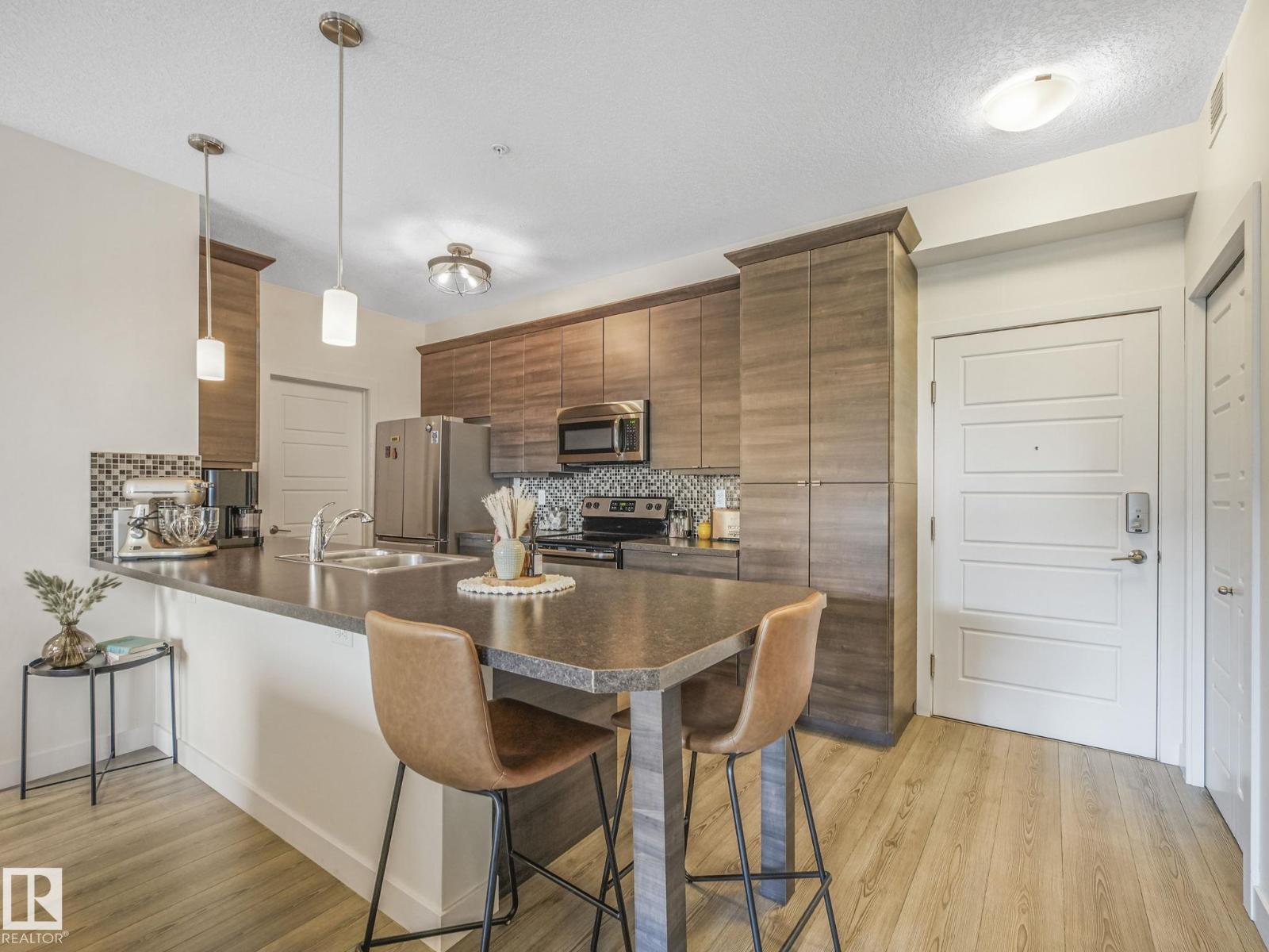 #316 2588 Anderson WY SW