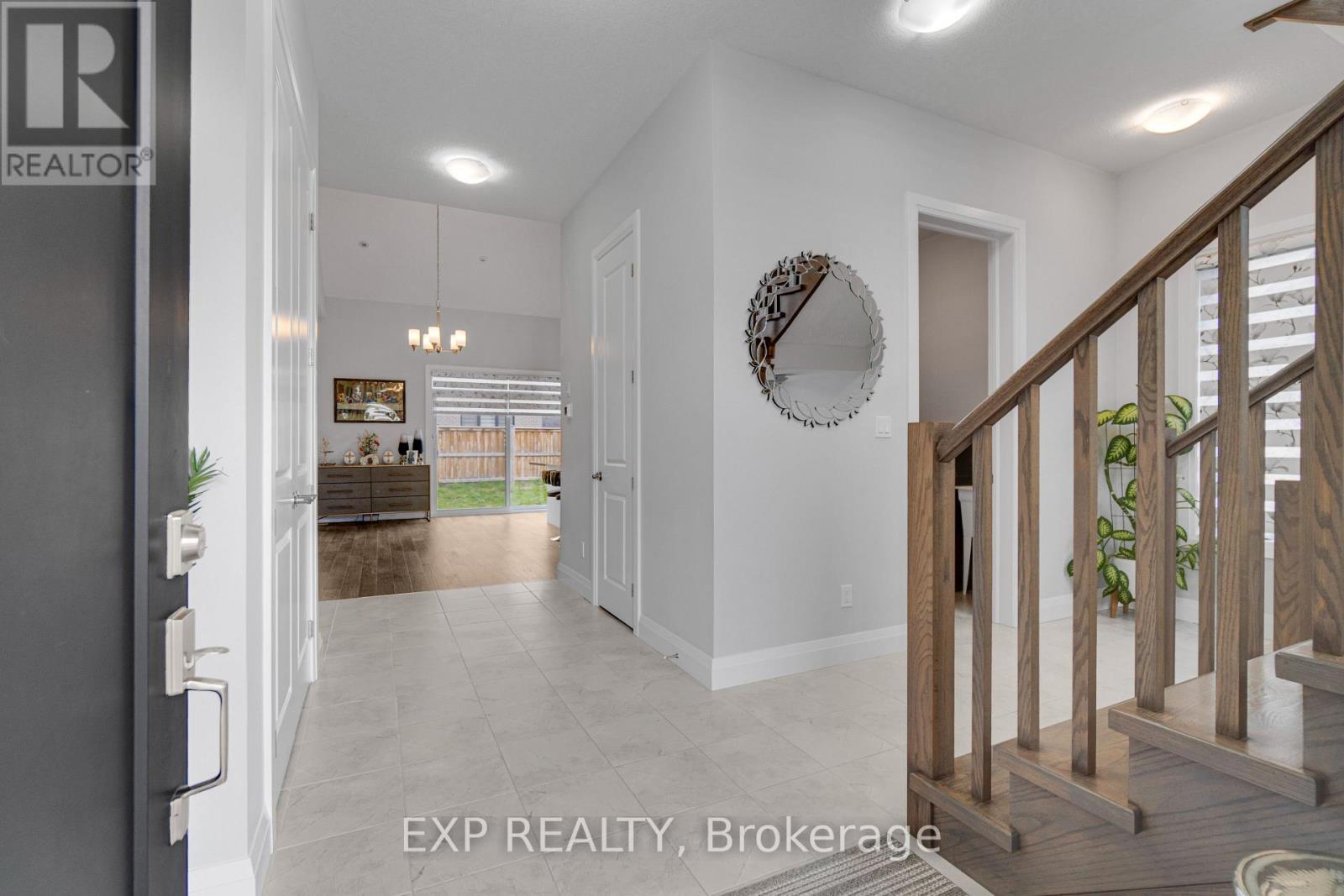 5 - 923 STONECLIFFE WALK