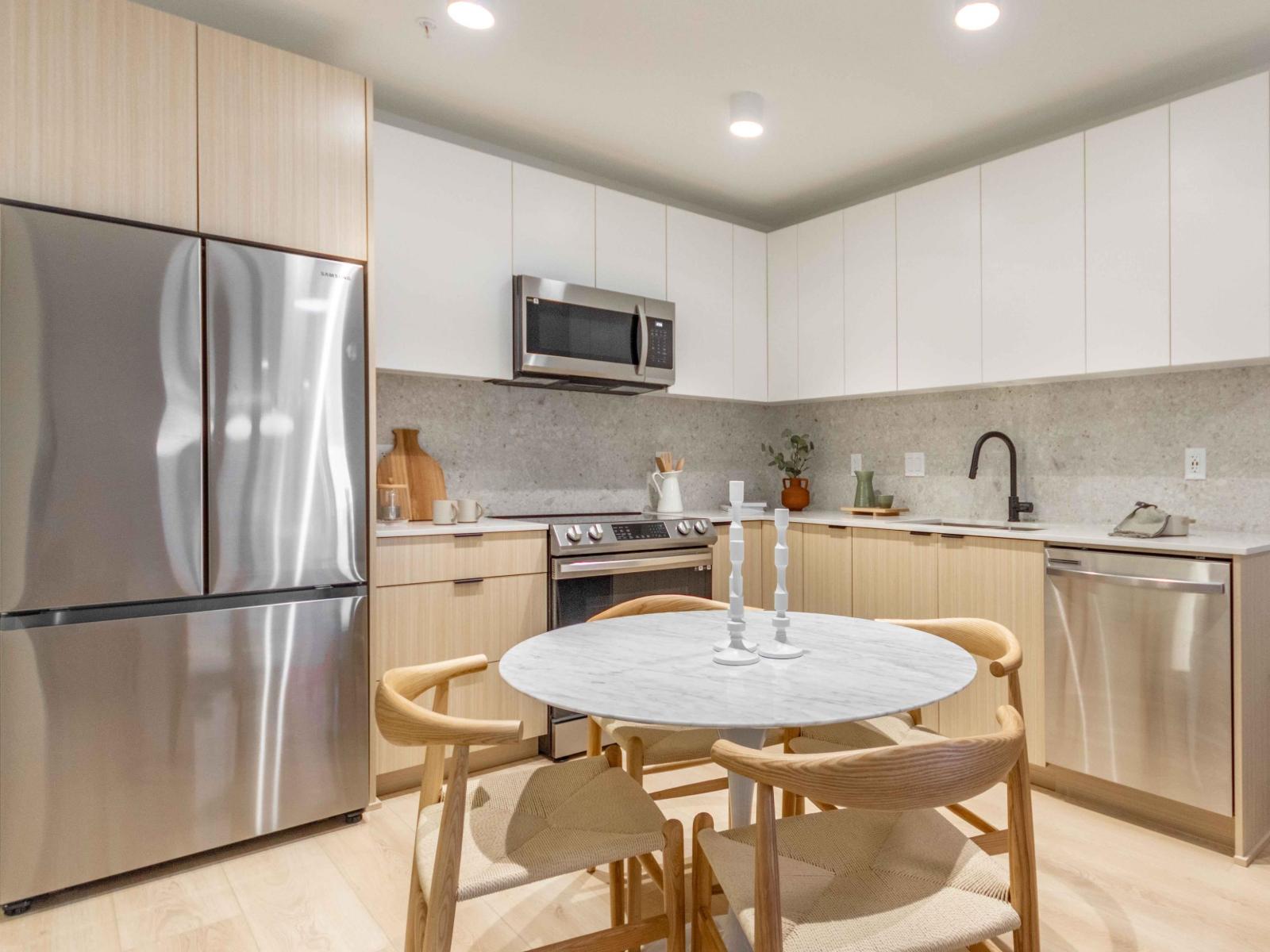 606 13455 94A AVENUE