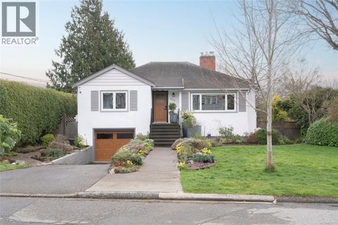 2275 Allenby St Oak Bay BC V8R3C4