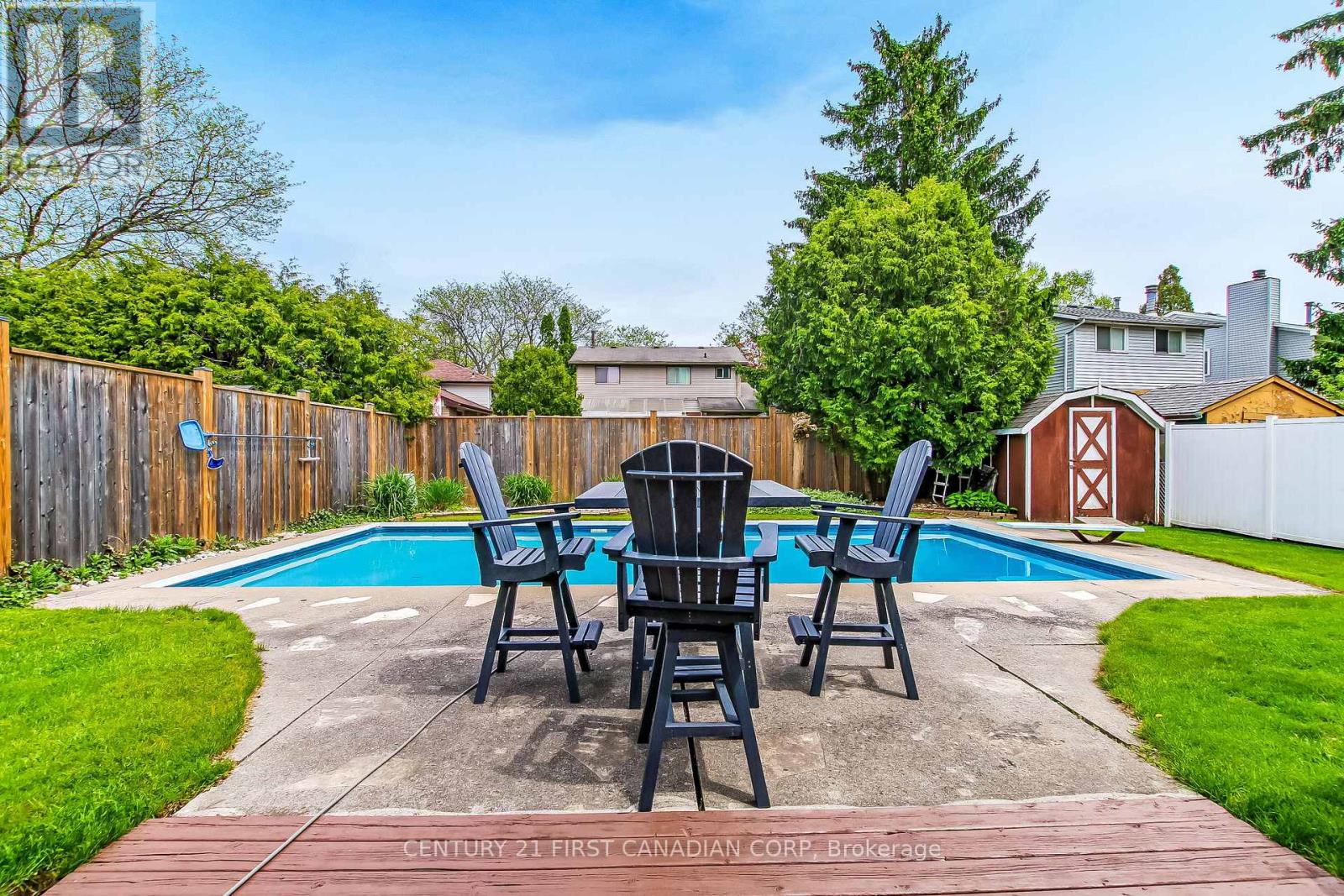 74 WINDING WAY CRESCENT